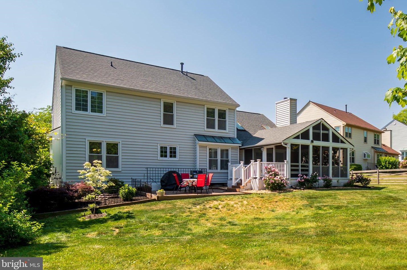 5229 Rising Sun Ln, Ellicott MD 21043-6302 exterior