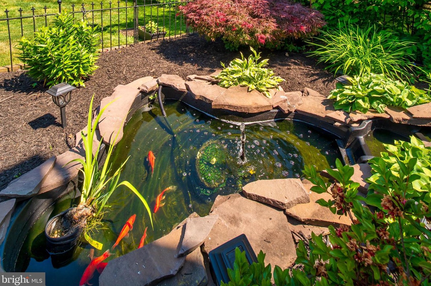 5229 Rising Sun Ln, Ellicott MD 21043-6302 exterior