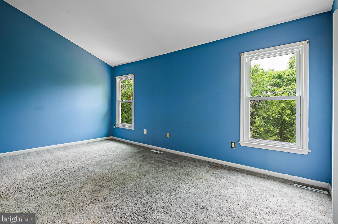 8776 Manahan Dr, Ellicott MD 21043-5404 exterior