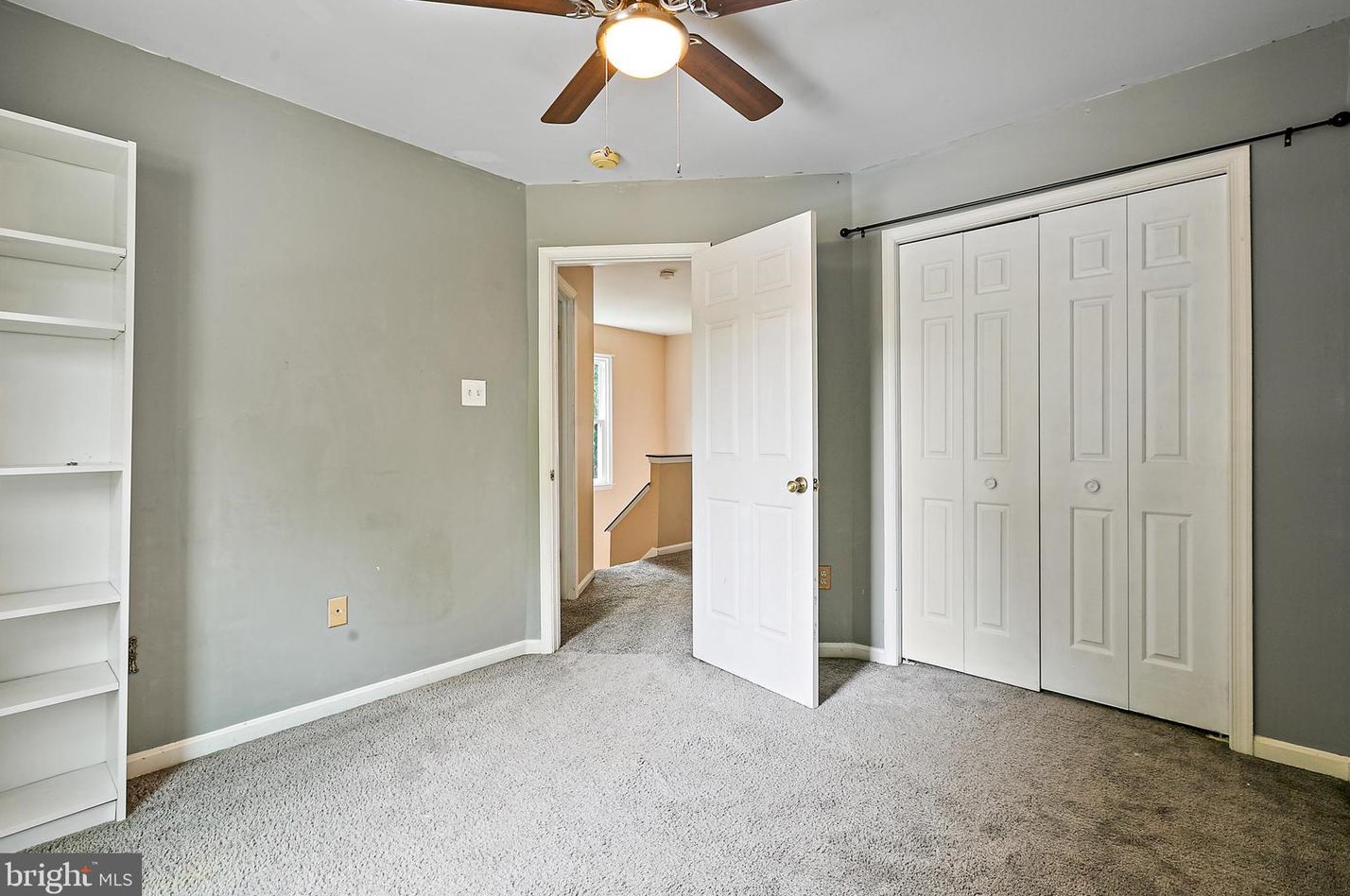 8776 Manahan Dr, Ellicott MD 21043-5404 exterior