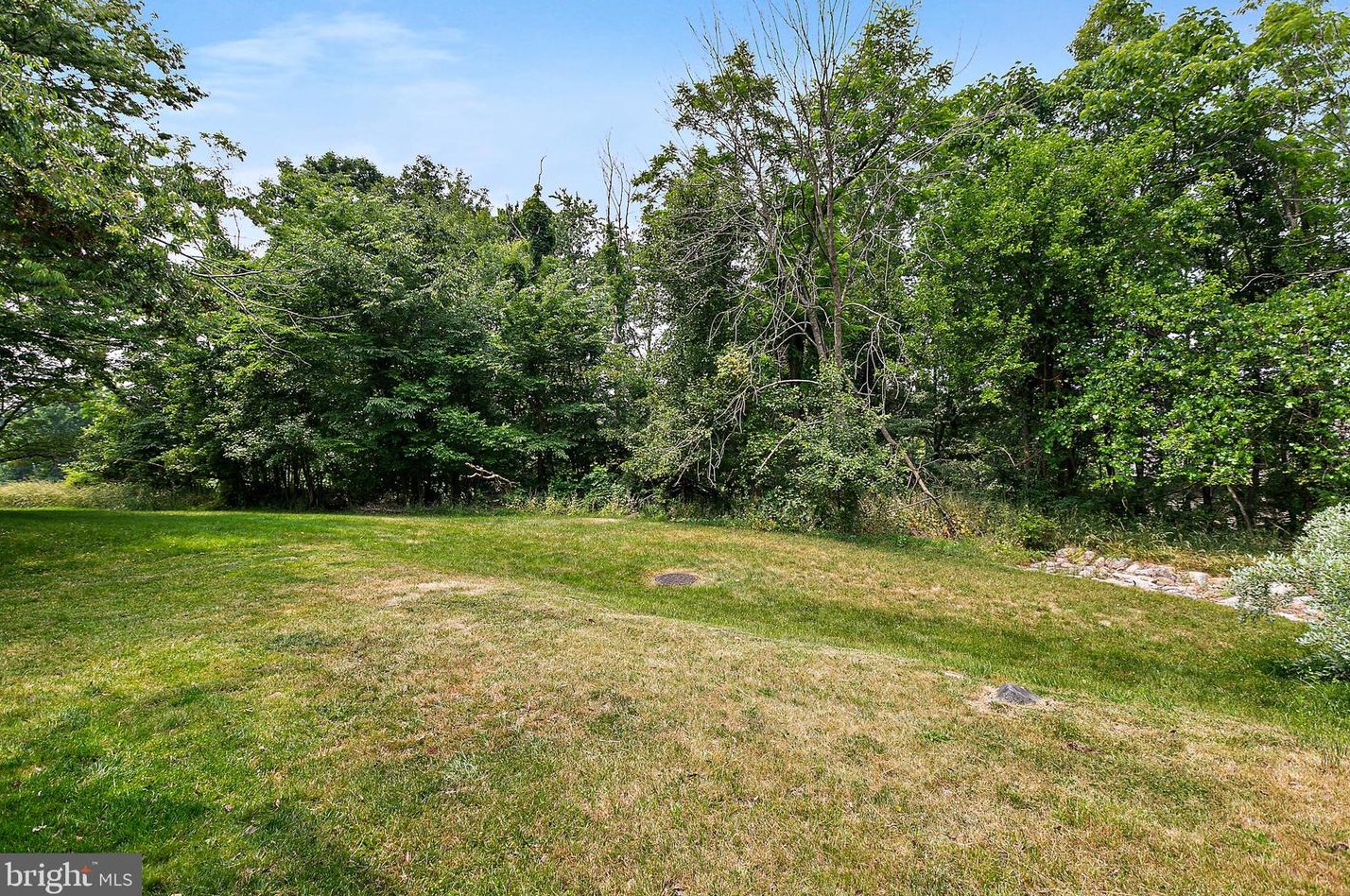 8776 Manahan Dr, Ellicott MD 21043-5404 exterior