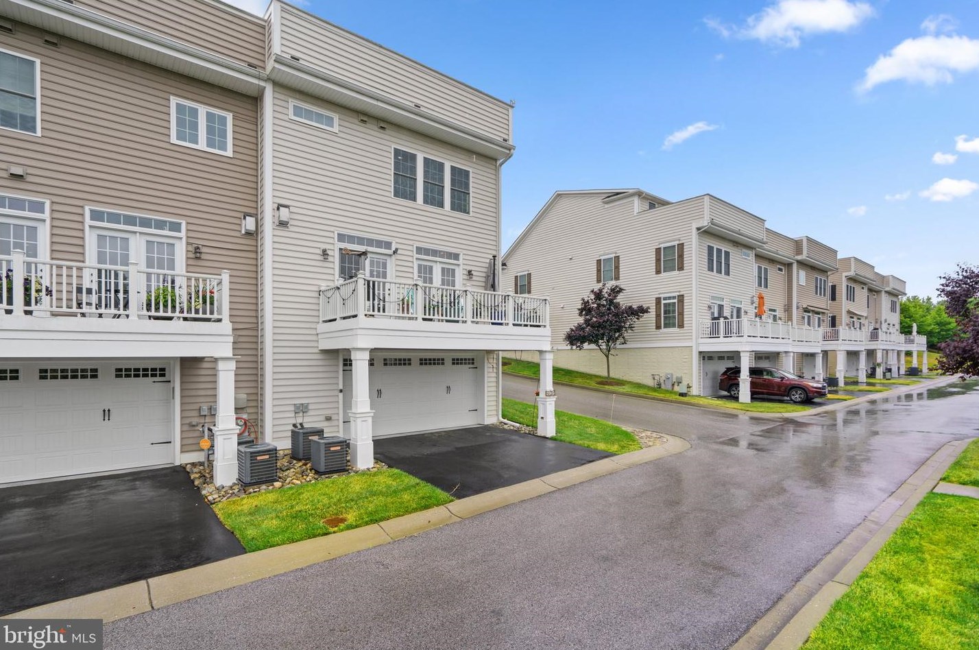 8131 Village Crest Dr, Ellicott MD  21043 exterior