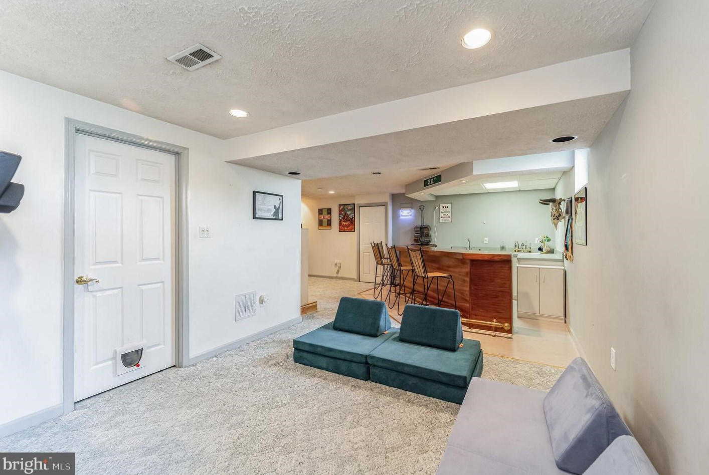 6325 Hanover Crossing Way, Baltimore MD  21076-2007 exterior