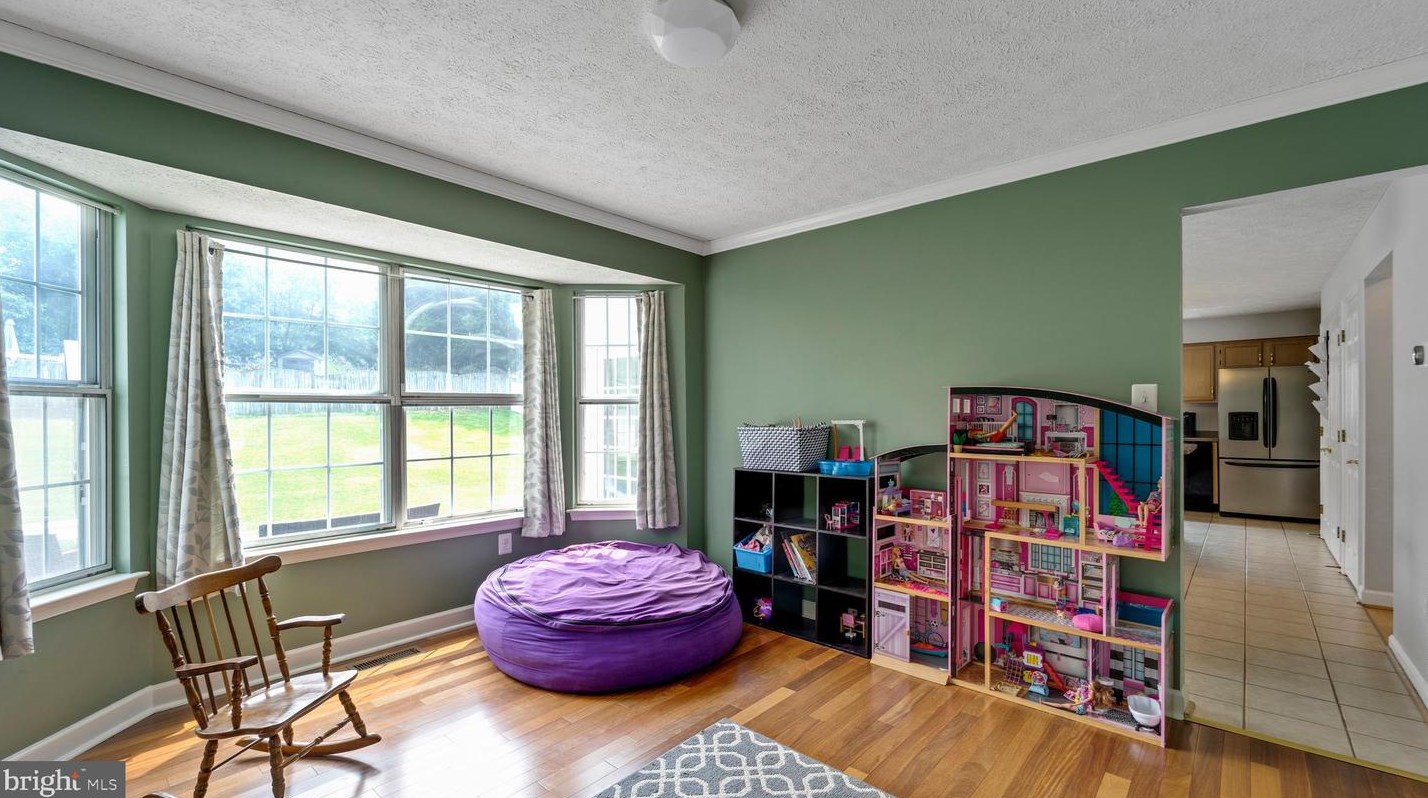 6325 Hanover Crossing Way, Baltimore MD  21076-2007 exterior