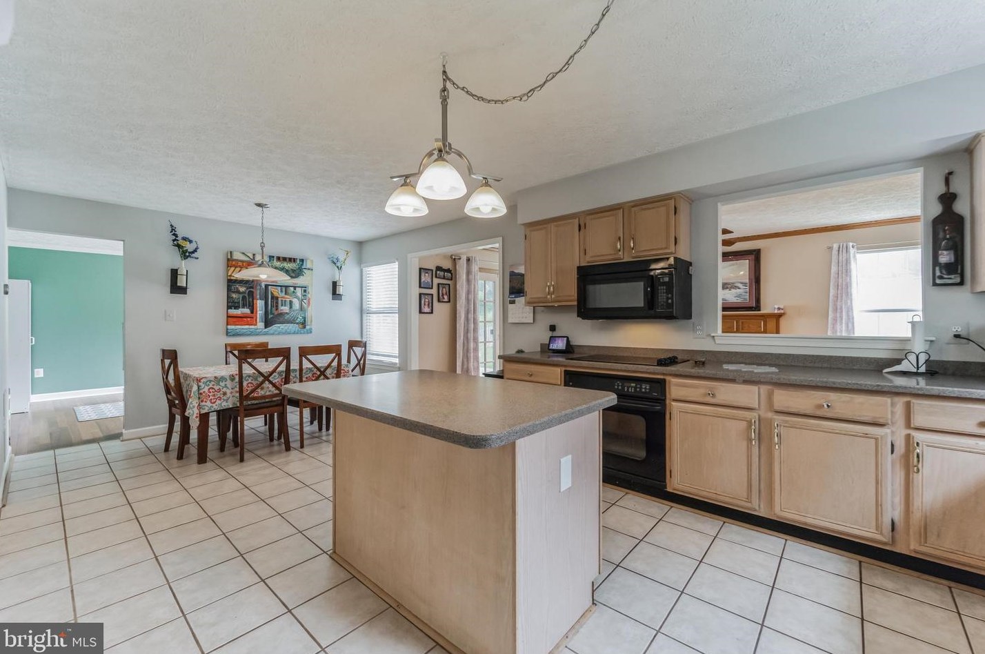 6325 Hanover Crossing Way, Baltimore MD  21076-2007 exterior