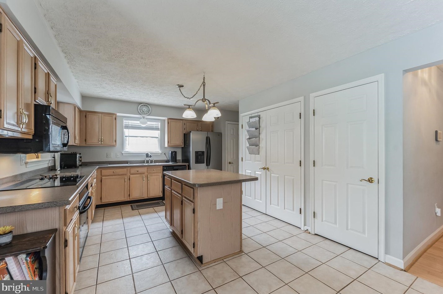 6325 Hanover Crossing Way, Baltimore MD  21076-2007 exterior