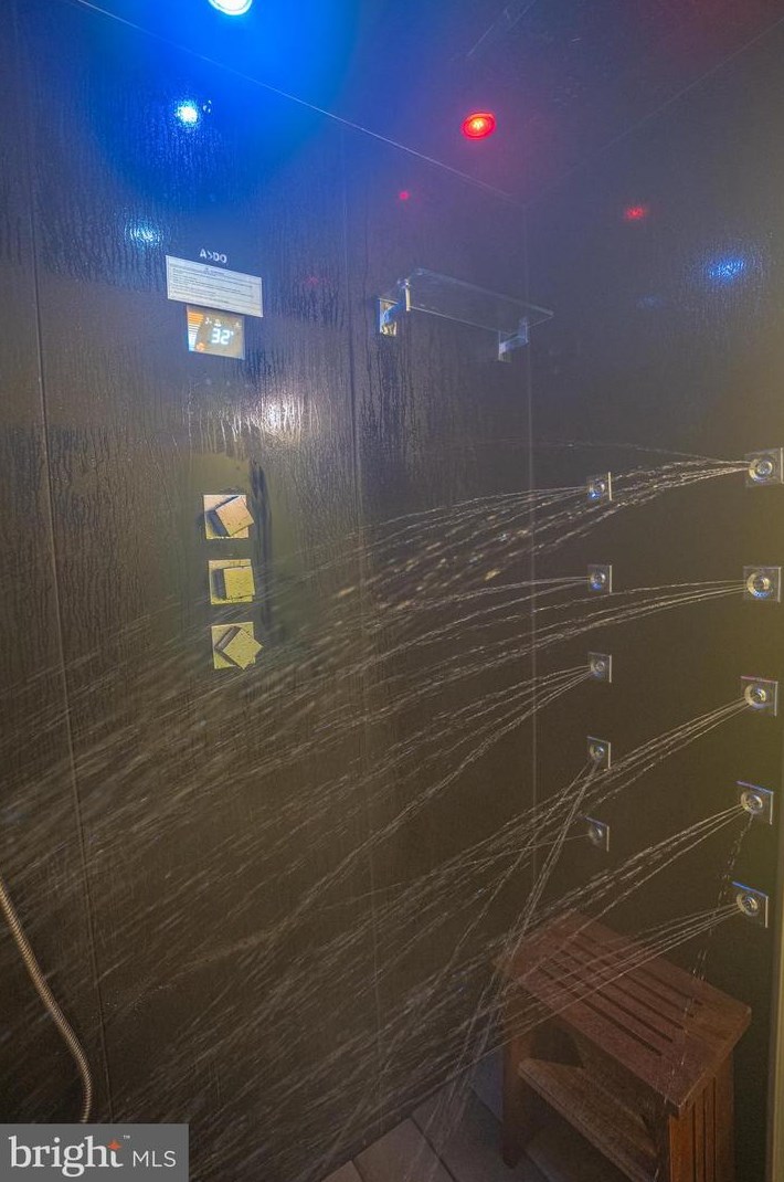 6104 Hunt Club Rd, Baltimore MD  21075-5518 exterior