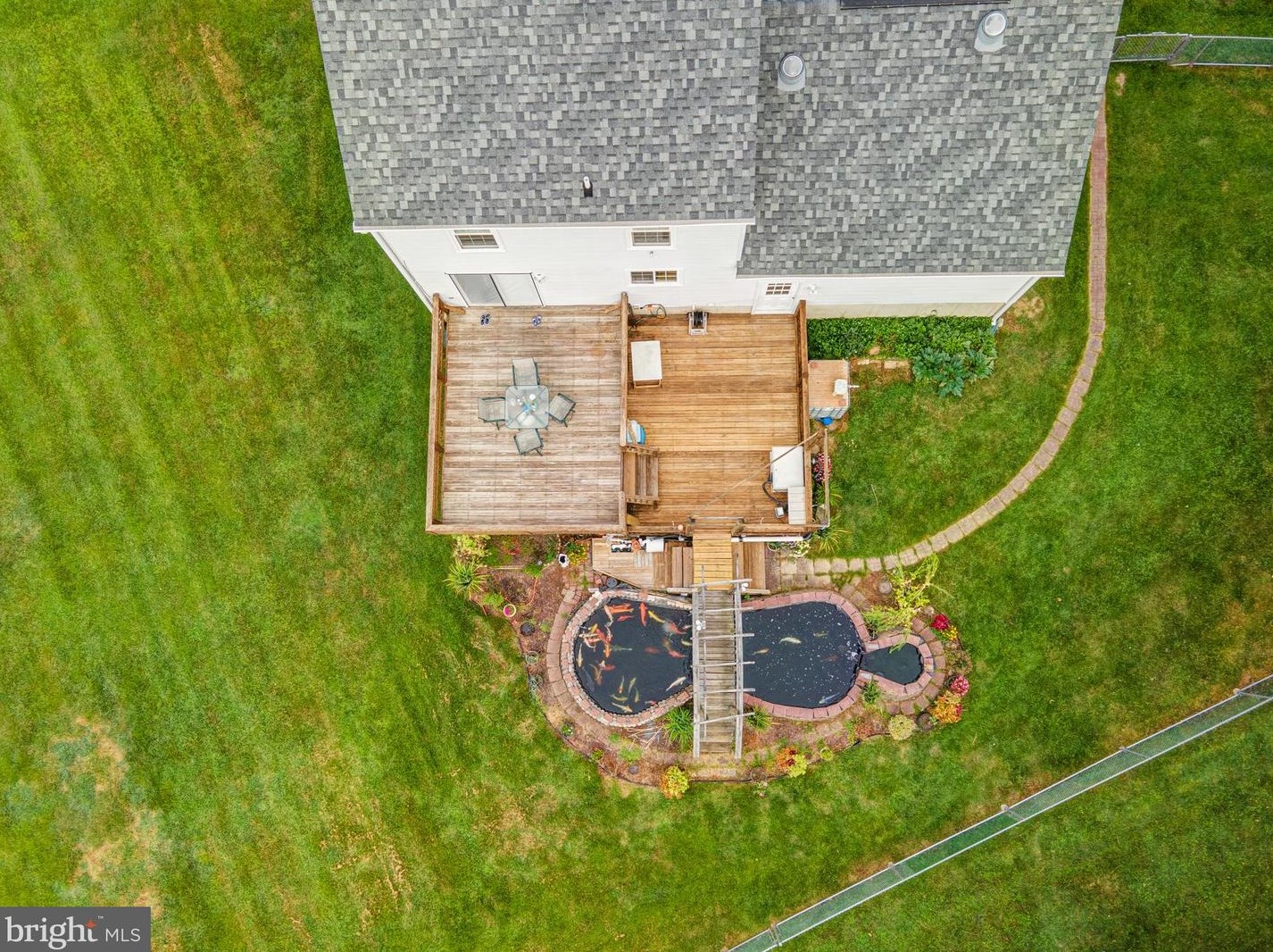 6104 Hunt Club Rd, Baltimore MD  21075-5518 exterior