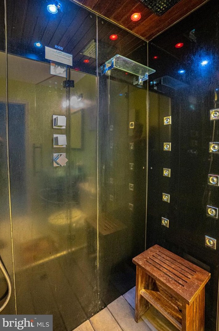 6104 Hunt Club Rd, Baltimore MD  21075-5518 exterior