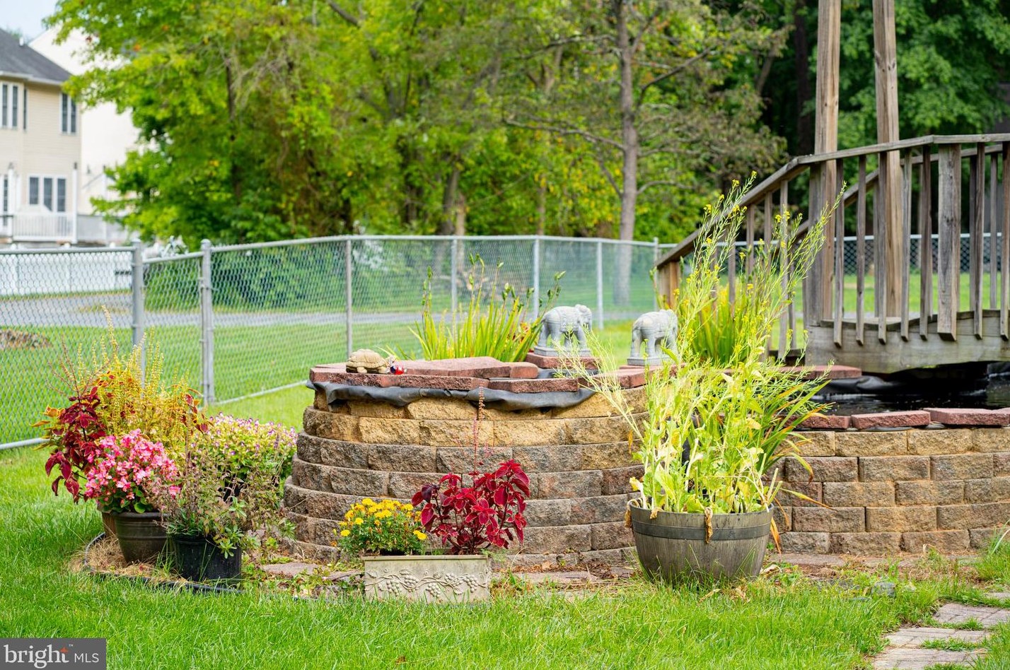 6104 Hunt Club Rd, Baltimore MD  21075-5518 exterior