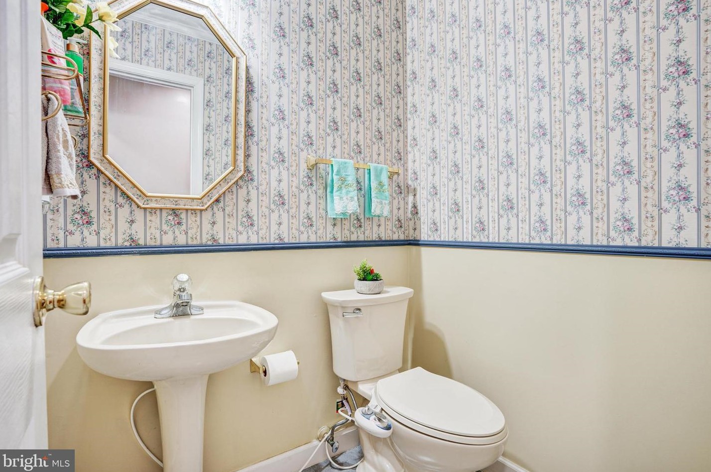 6104 Hunt Club Rd, Baltimore MD  21075-5518 exterior