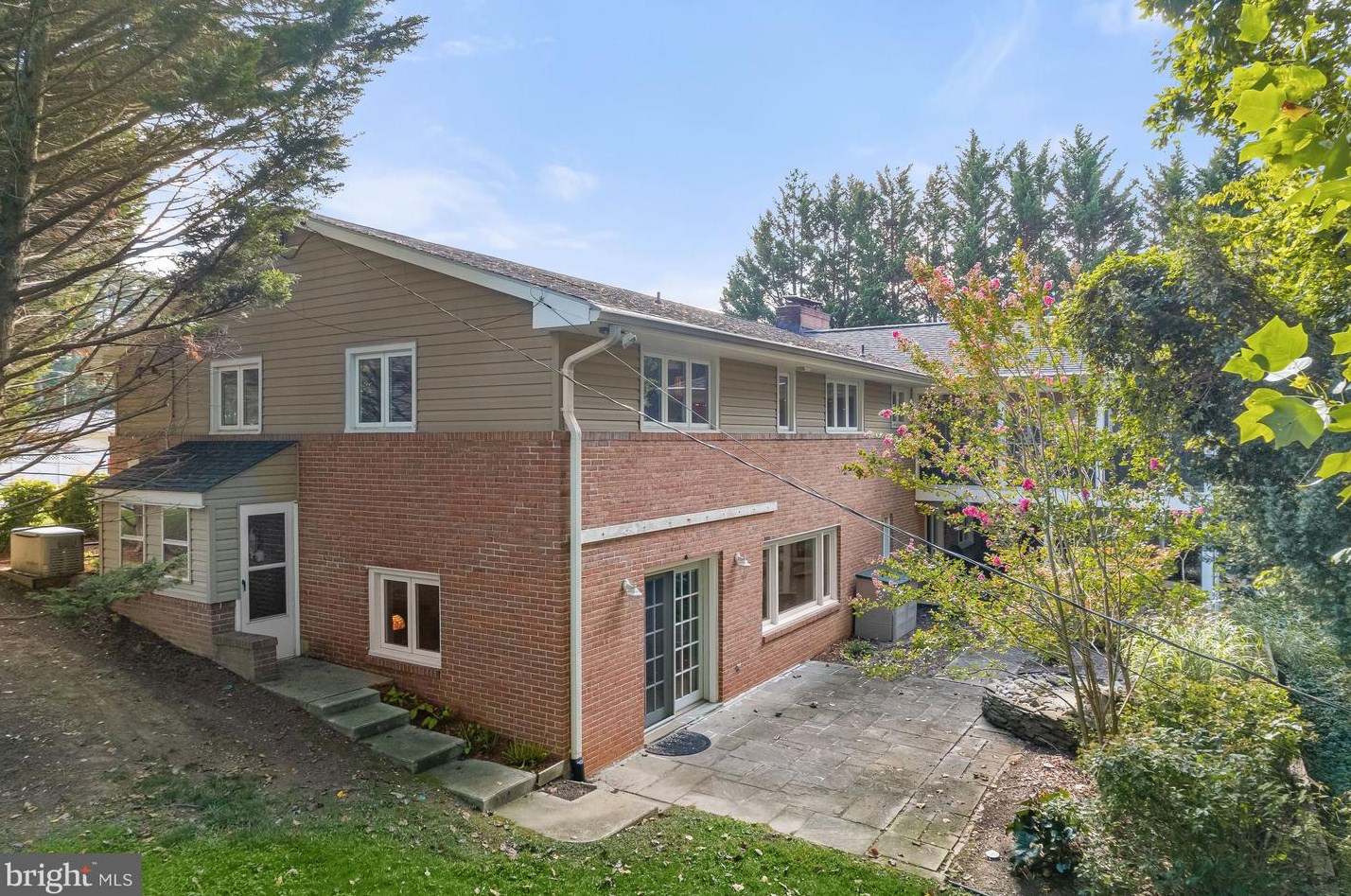 9921 Carrigan Dr, Ellicott MD 21042-3644 exterior