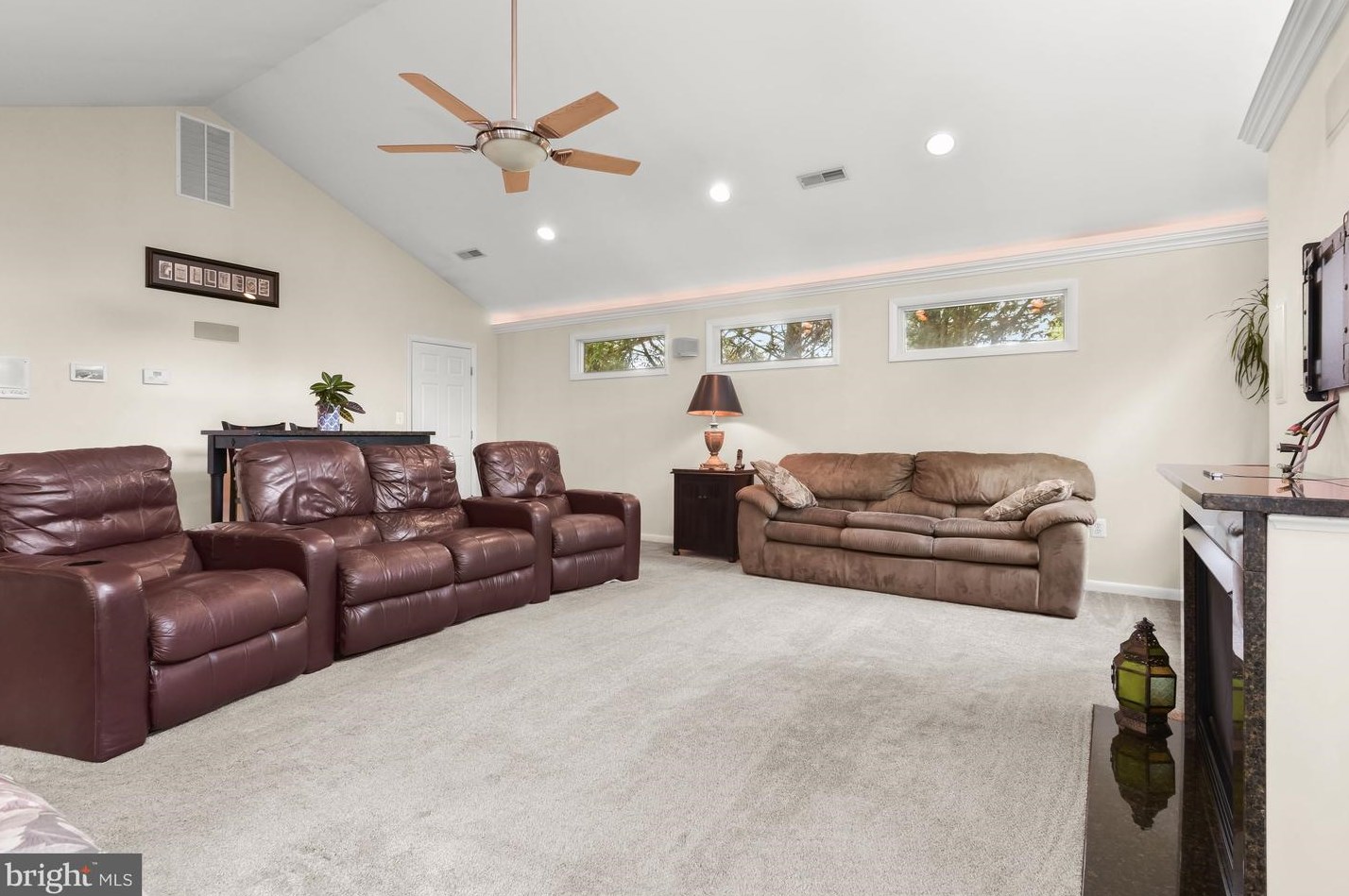 9921 Carrigan Dr, Ellicott MD 21042-3644 exterior