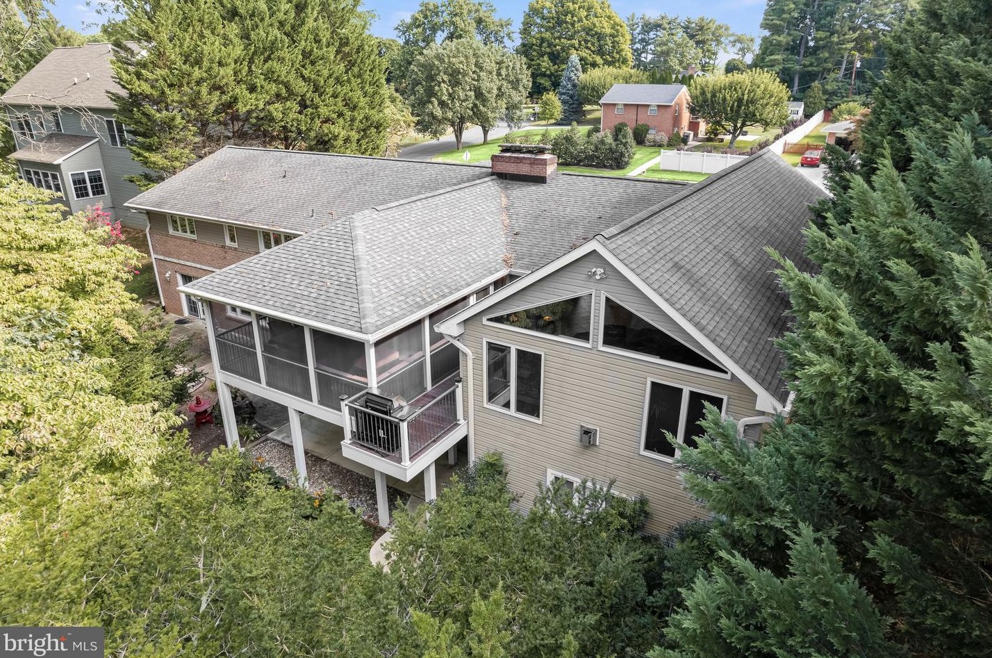 9921 Carrigan Dr, Ellicott MD 21042-3644 exterior