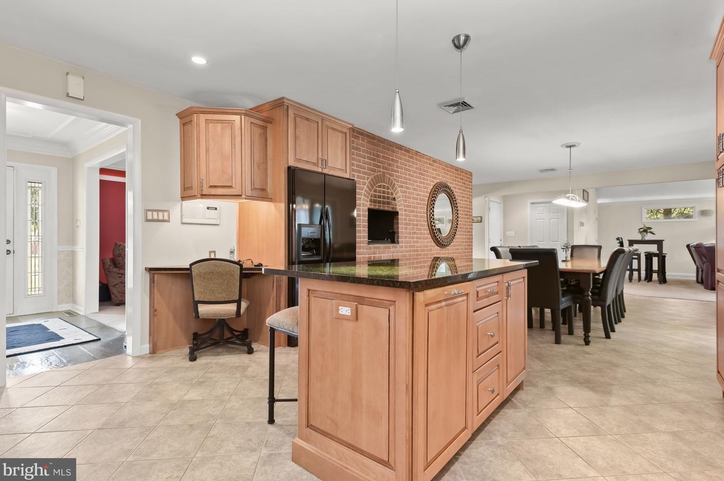 9921 Carrigan Dr, Ellicott MD 21042-3644 exterior