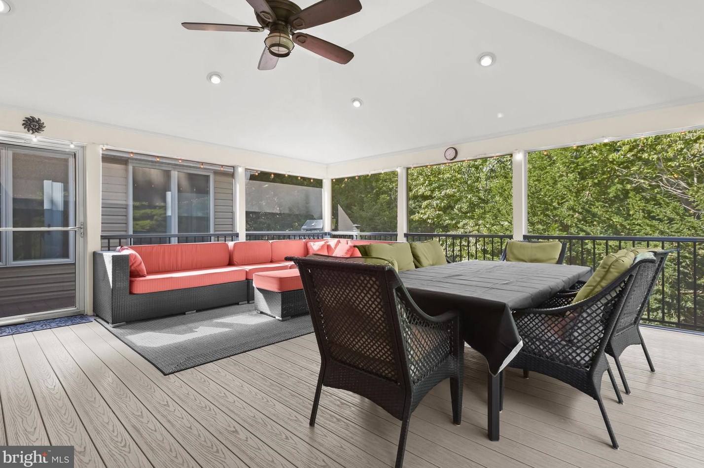 9921 Carrigan Dr, Ellicott MD 21042-3644 exterior