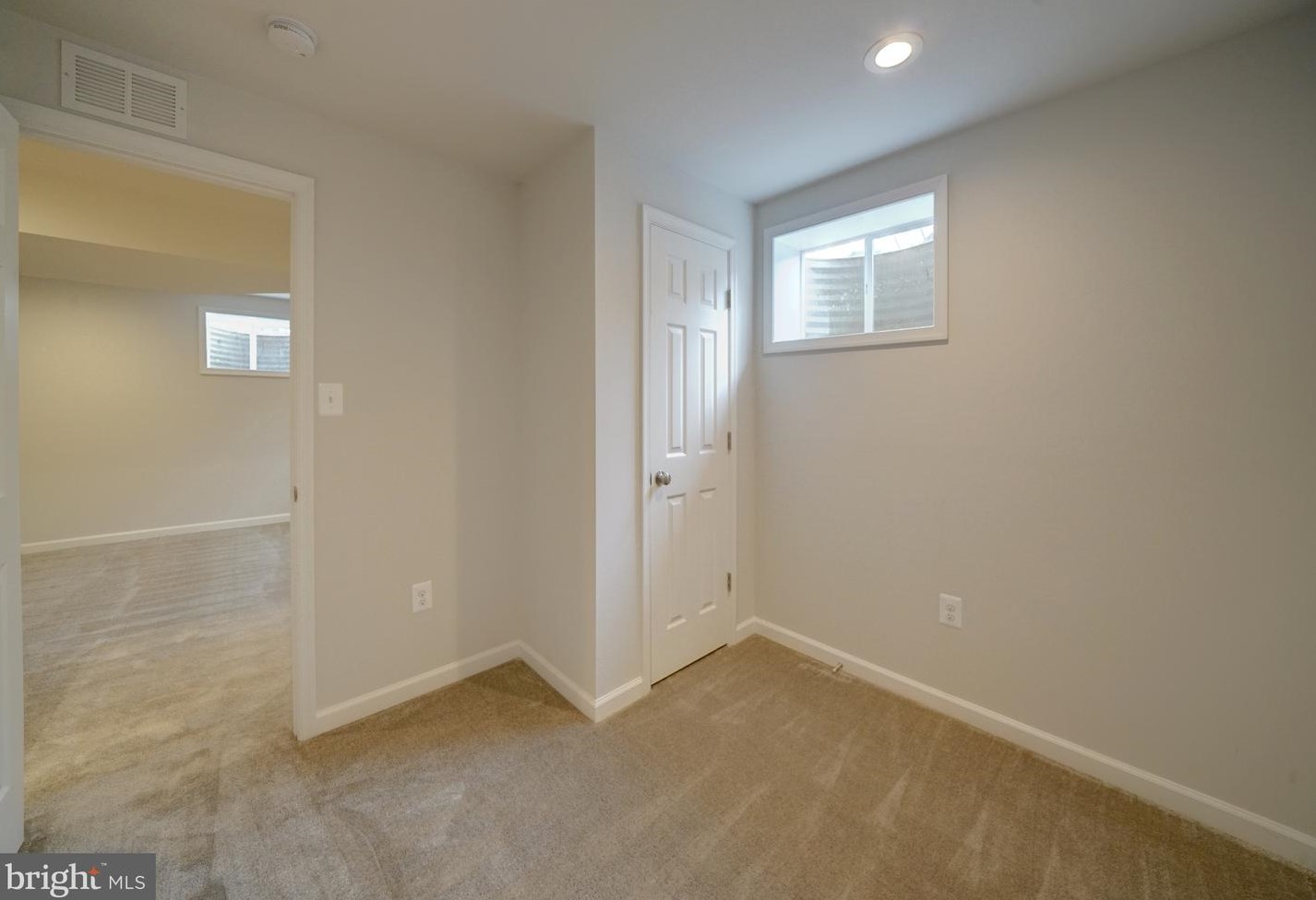 9470 Vollmerhausen Dr, Columbia MD  21046-2004 exterior