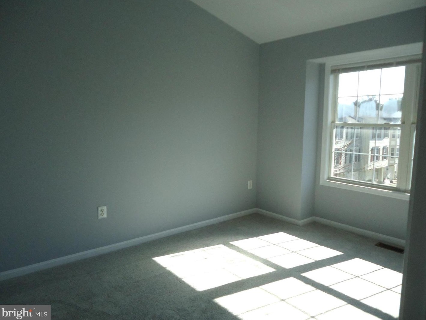 4933 Webbed Foot Way, Ellicott MD 21043-7976 exterior