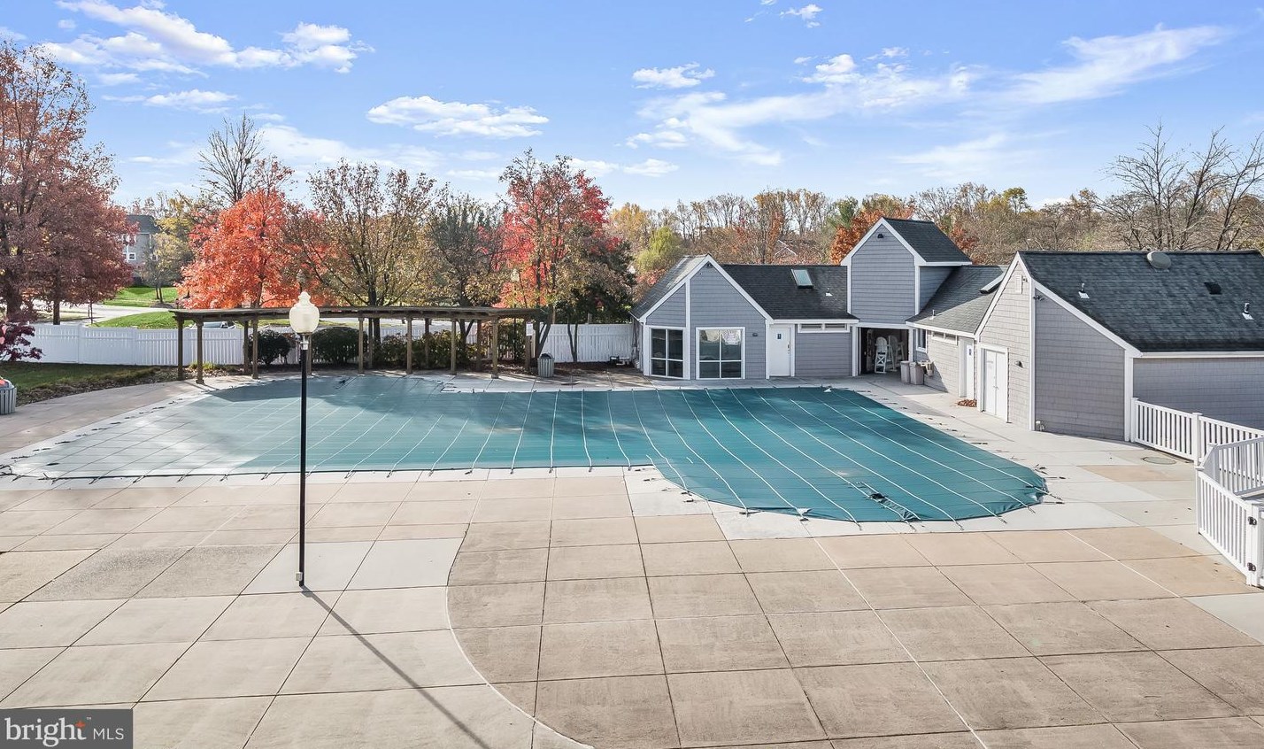 7708 Chatfield Ln, Ellicott MD  21043-7900 exterior