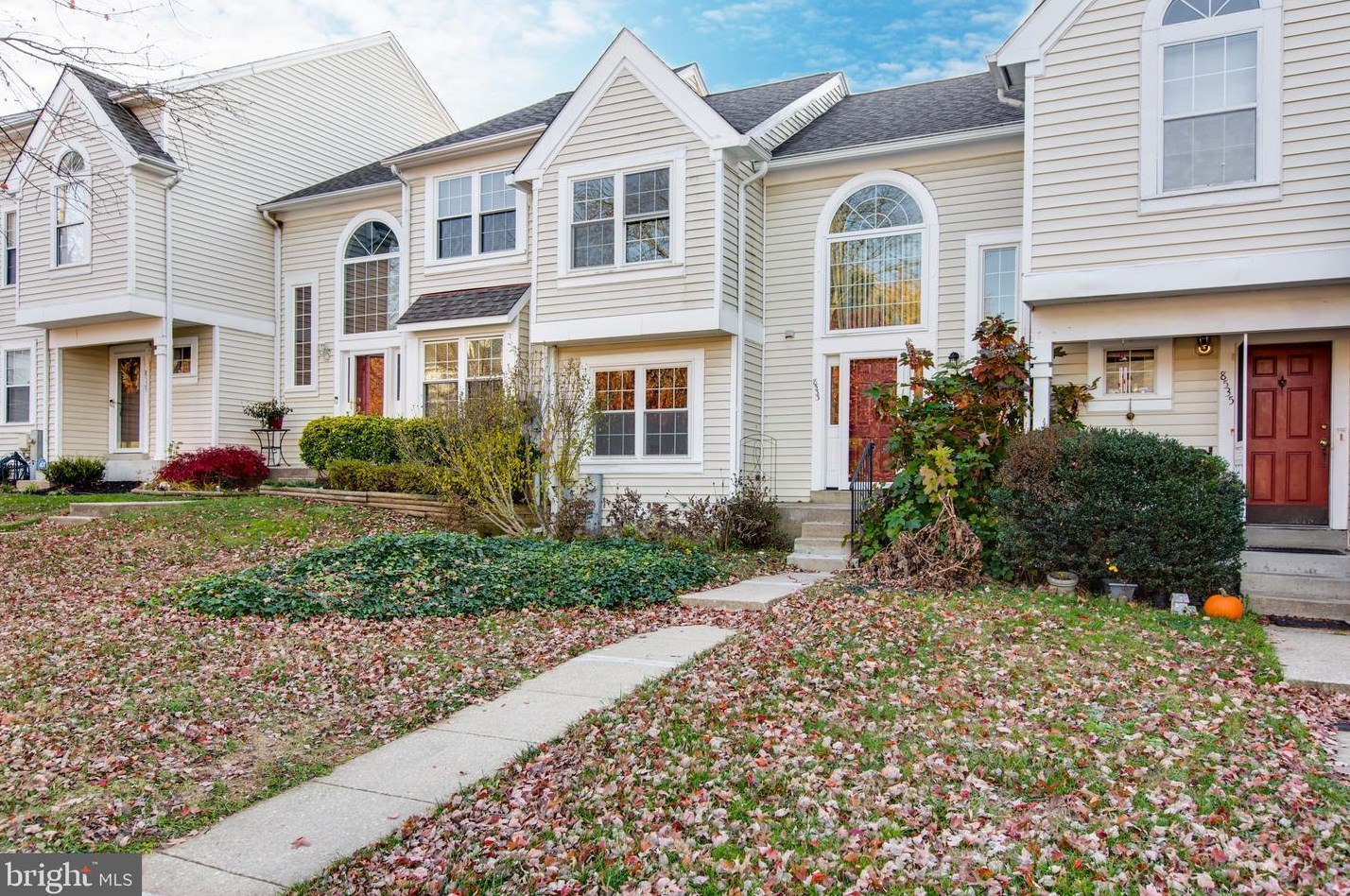 8533 Harvest View Ct, Ellicott MD  21043-6578 exterior