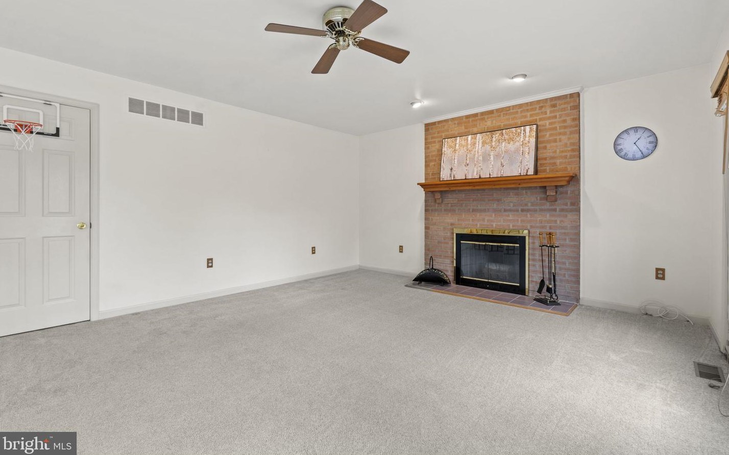 2713 Glenwood Ct, Ellicott MD 21042-7809 exterior