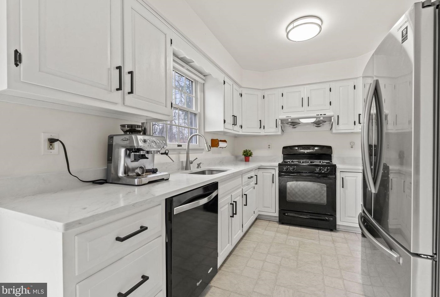 2713 Glenwood Ct, Ellicott MD 21042-7809 exterior