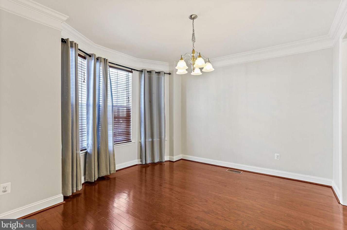 5807 Duncan Dr, Ellicott MD  21043-7518 exterior