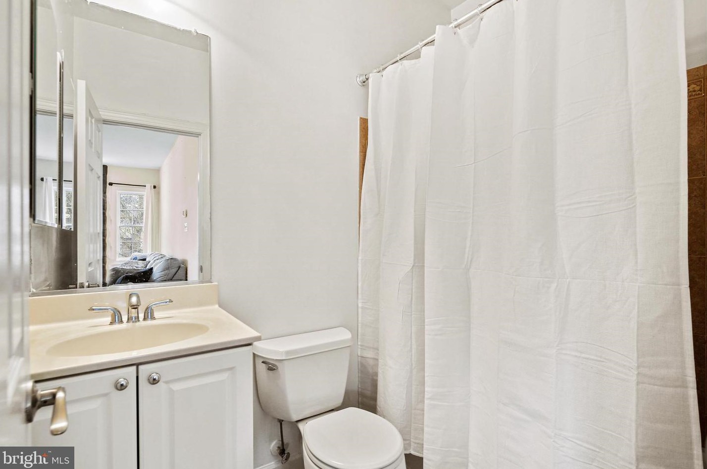 6315 Ema Ct, Baltimore MD  21075-6243 exterior