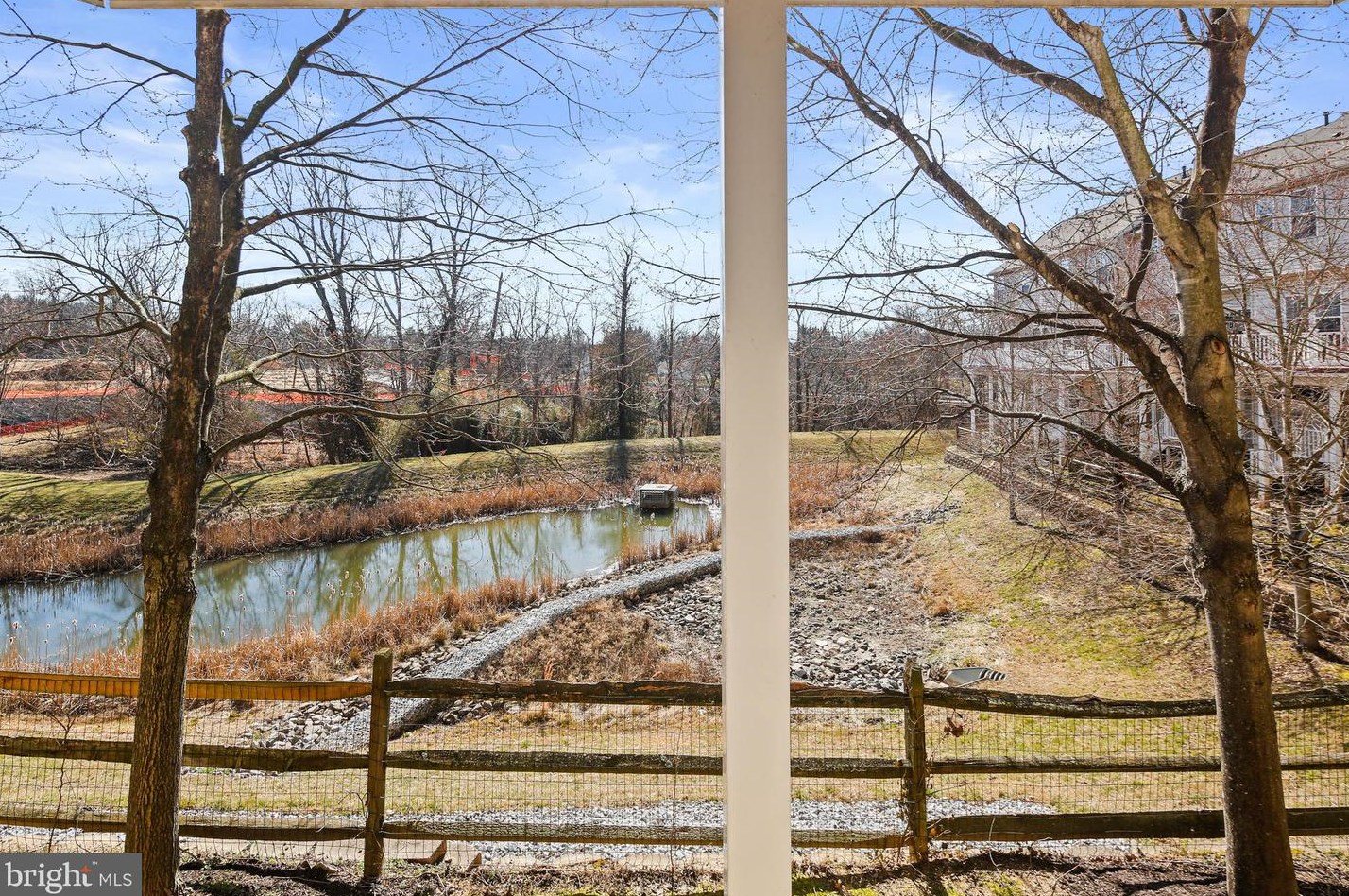 9525 Liverpool Ln, Ellicott MD 21042-6294 exterior