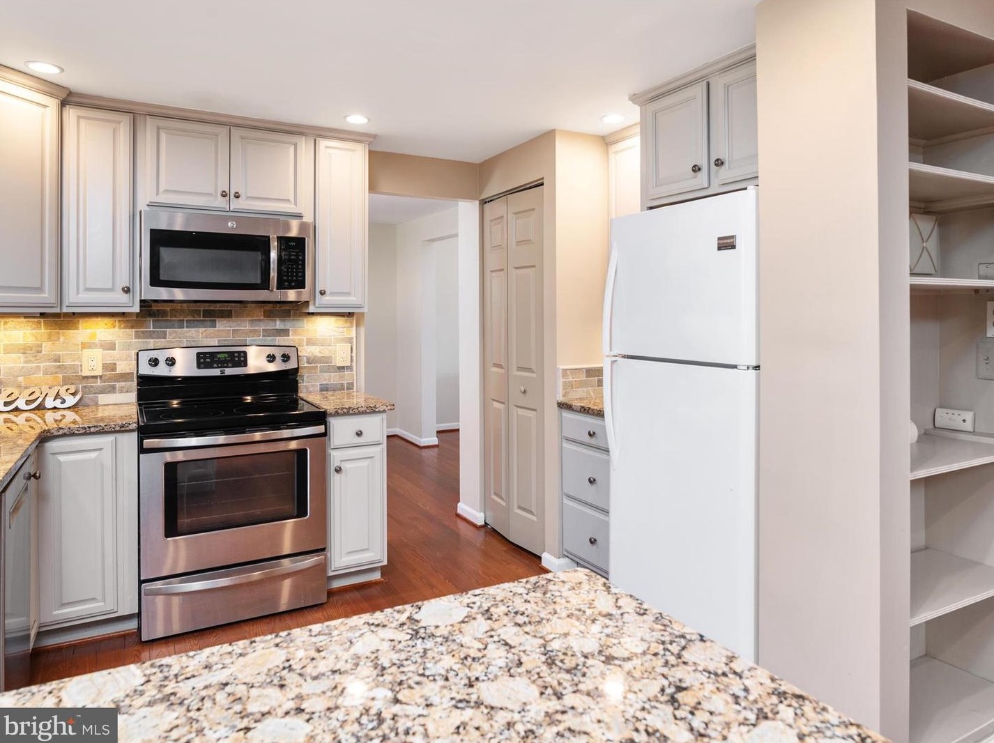 10136 Kings Bench Ct, Ellicott MD  21042-5649 exterior