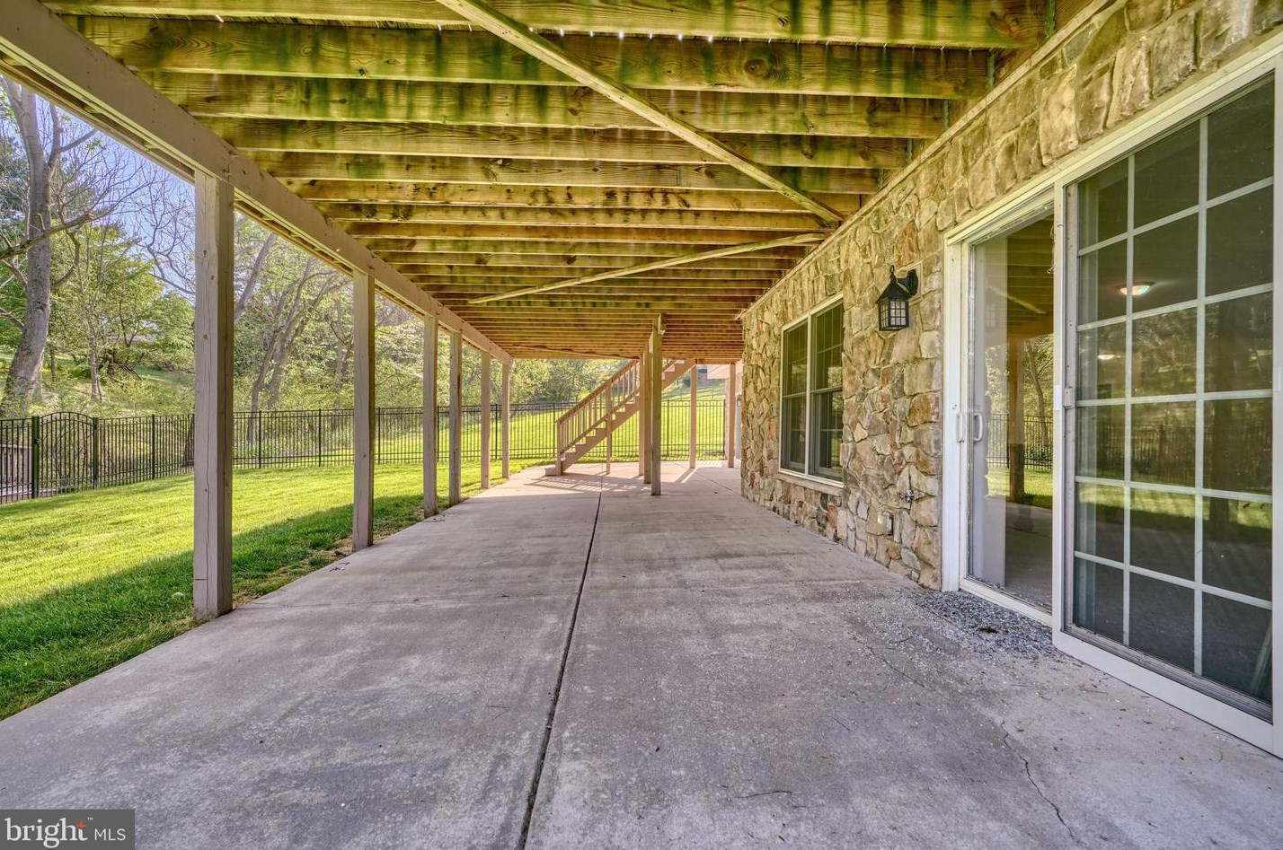 12135 Mt Albert Rd, Ellicott MD 21042-1335 exterior