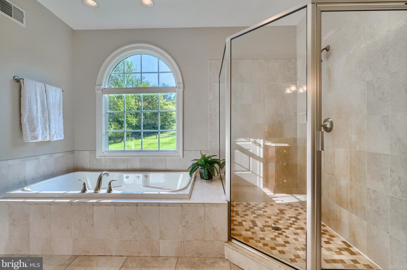 12135 Mt Albert Rd, Ellicott MD 21042-1335 exterior