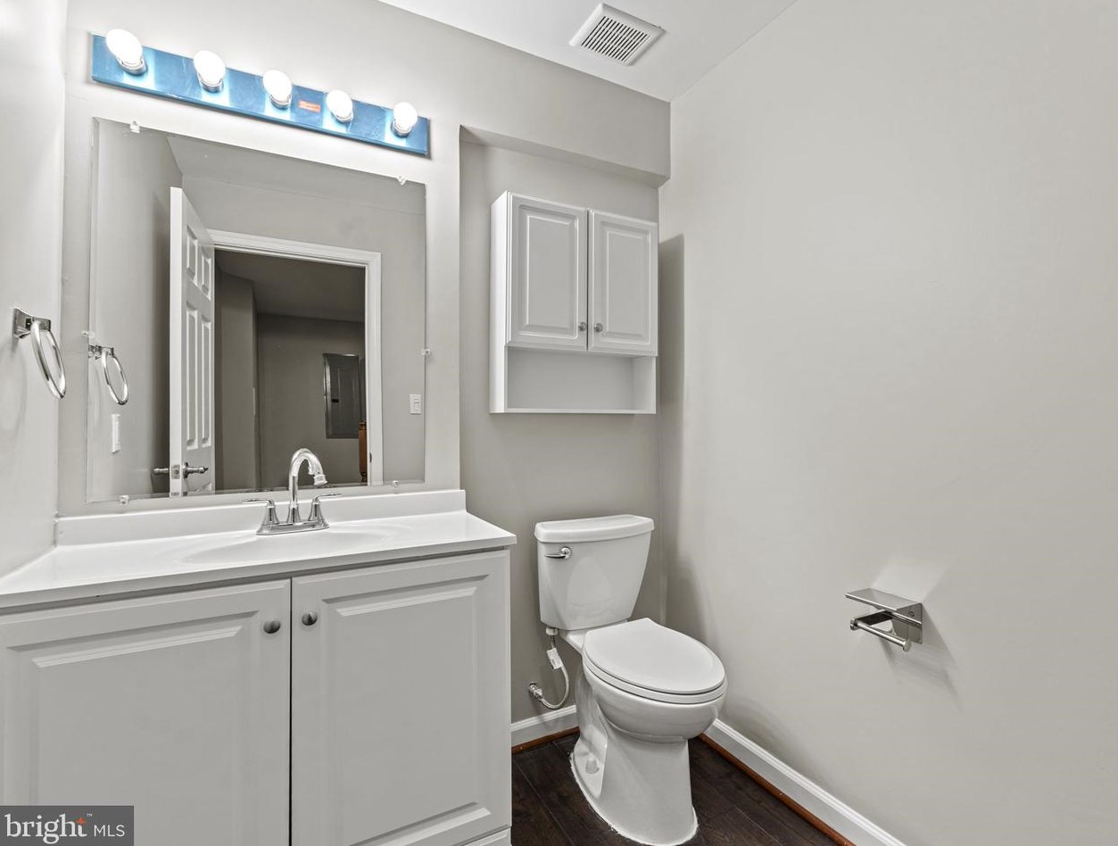 6994 Elm Ave, Baltimore MD  21075-6790 exterior
