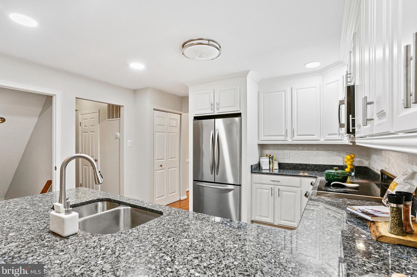 2388 Ballard Way, Ellicott MD 21042-1780 exterior