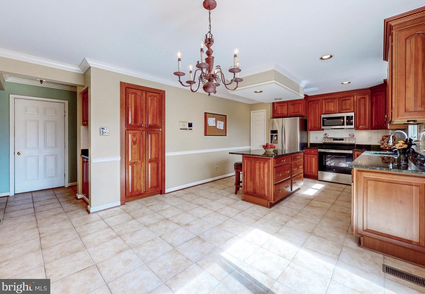 2371 Mckenzie Rd, Ellicott MD 21042-1710 exterior