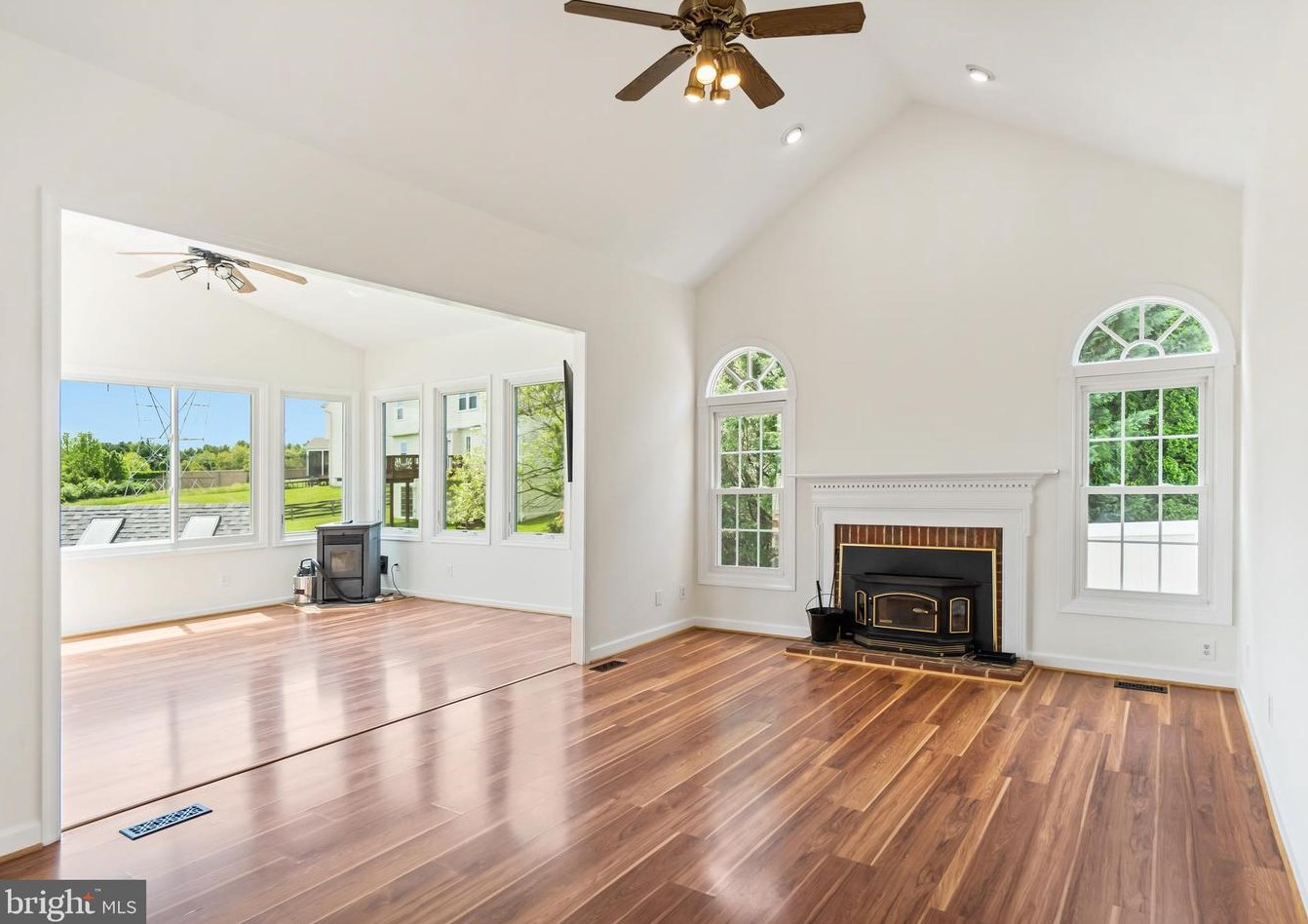 5350 Heatherland Ct, Ellicott MD 21043-7238 exterior