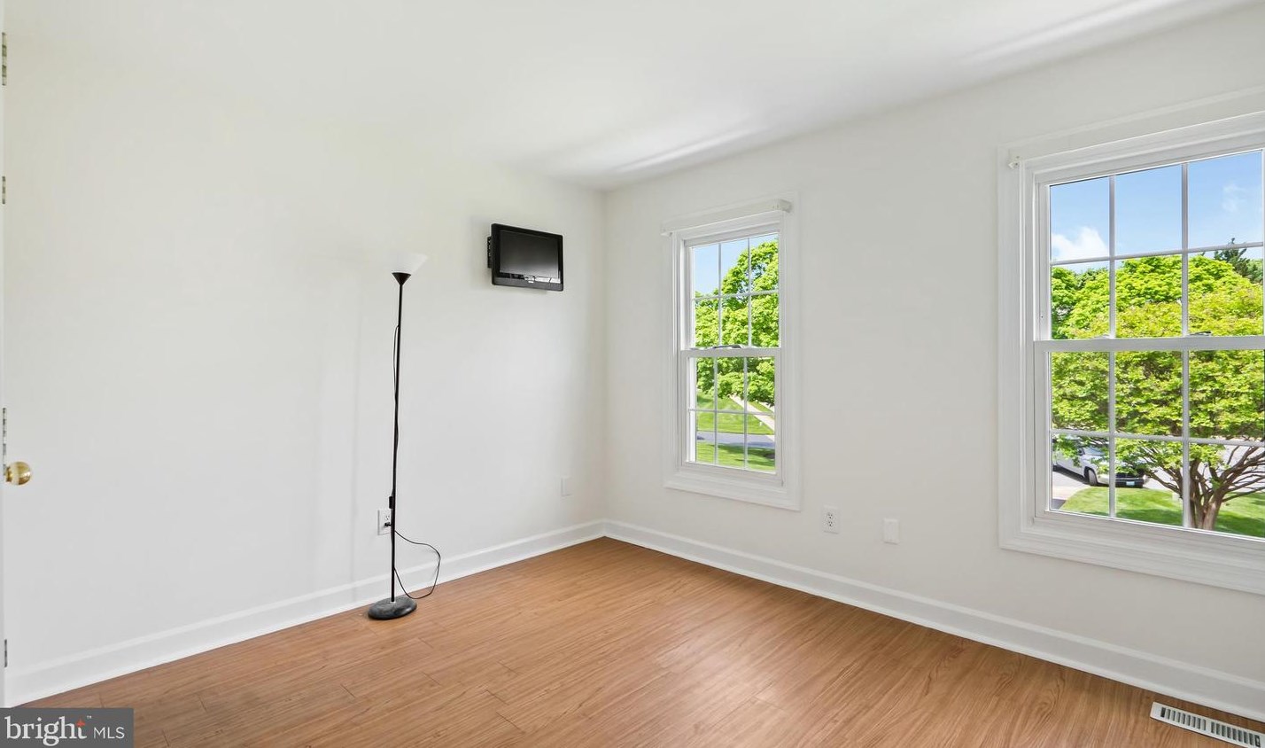 5350 Heatherland Ct, Ellicott MD 21043-7238 exterior