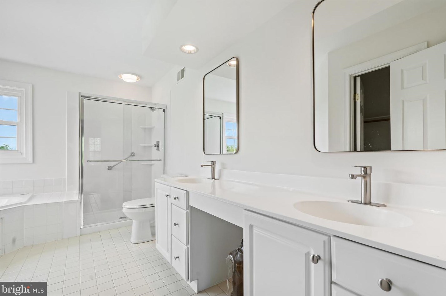 5350 Heatherland Ct, Ellicott MD 21043-7238 exterior