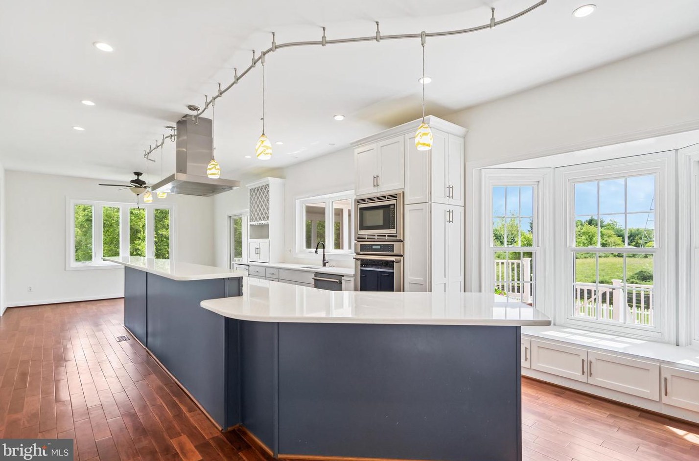 5350 Heatherland Ct, Ellicott MD 21043-7238 exterior