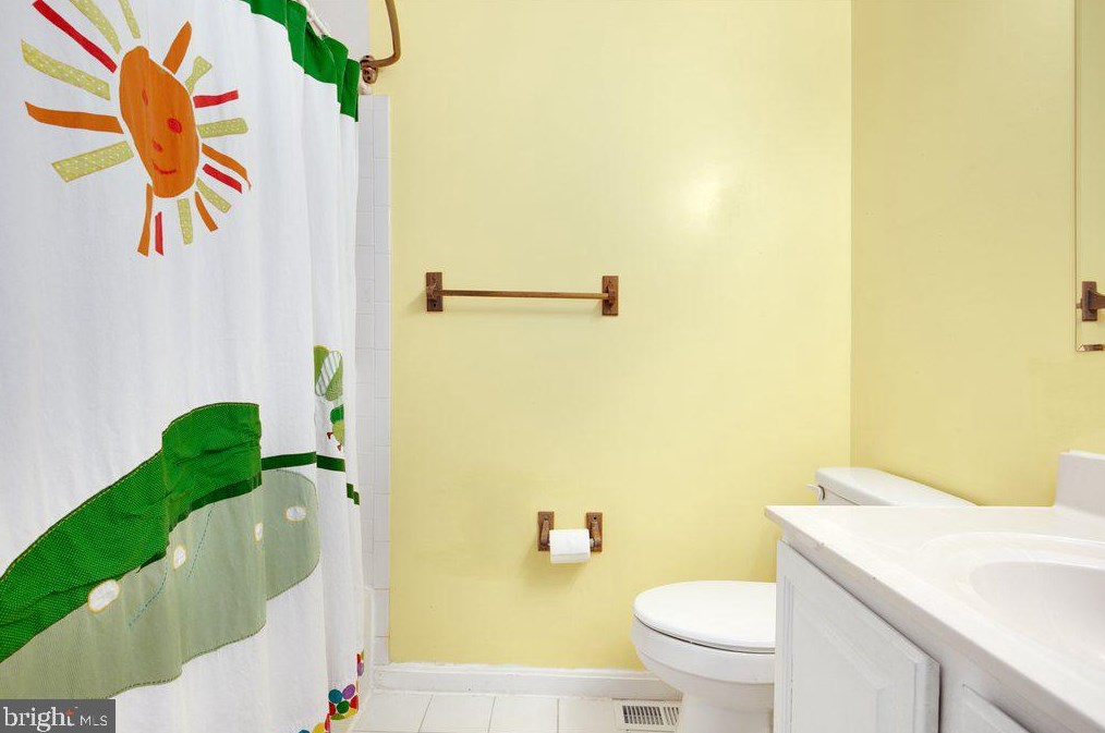 5975 Augustine Ave, Baltimore MD  21075-5318 exterior