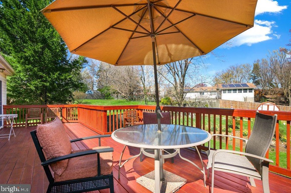 5975 Augustine Ave, Baltimore MD  21075-5318 exterior