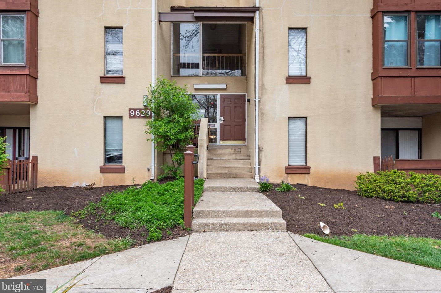 9629 Whiteacre Rd, Columbia MD  21045-3580 exterior