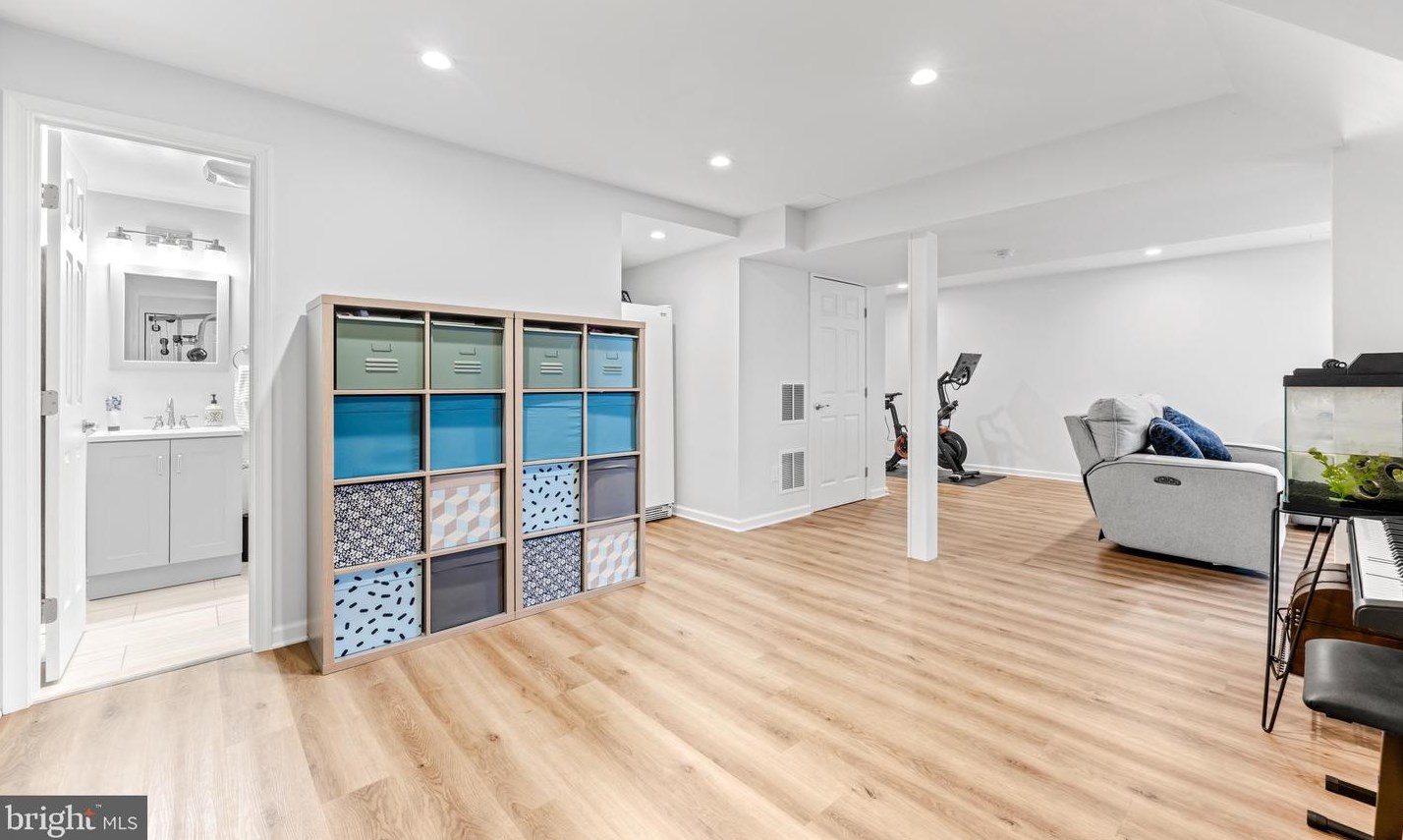 6001 Florey Rd, Baltimore MD 21076-1018 exterior