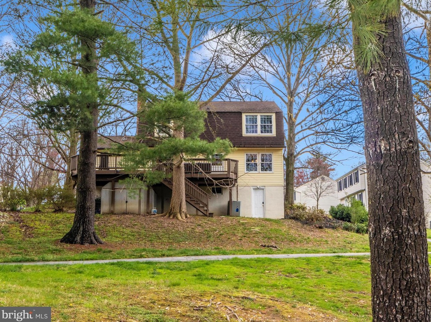 9355 Windbell Way, Columbia MD  21045-5218 exterior