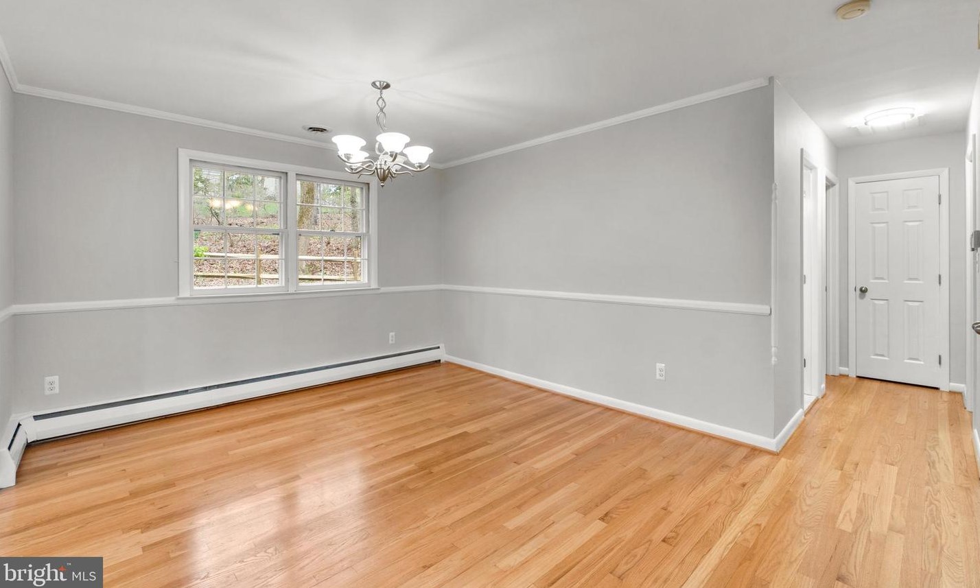 2929 Pinewick Rd, Ellicott MD 21042-2243 exterior