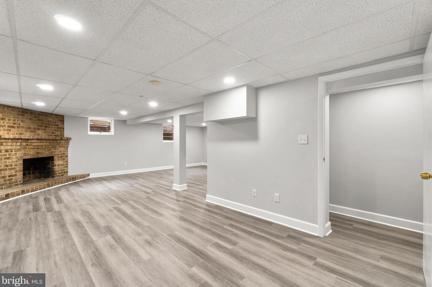 2929 Pinewick Rd, Ellicott MD 21042-2243 exterior