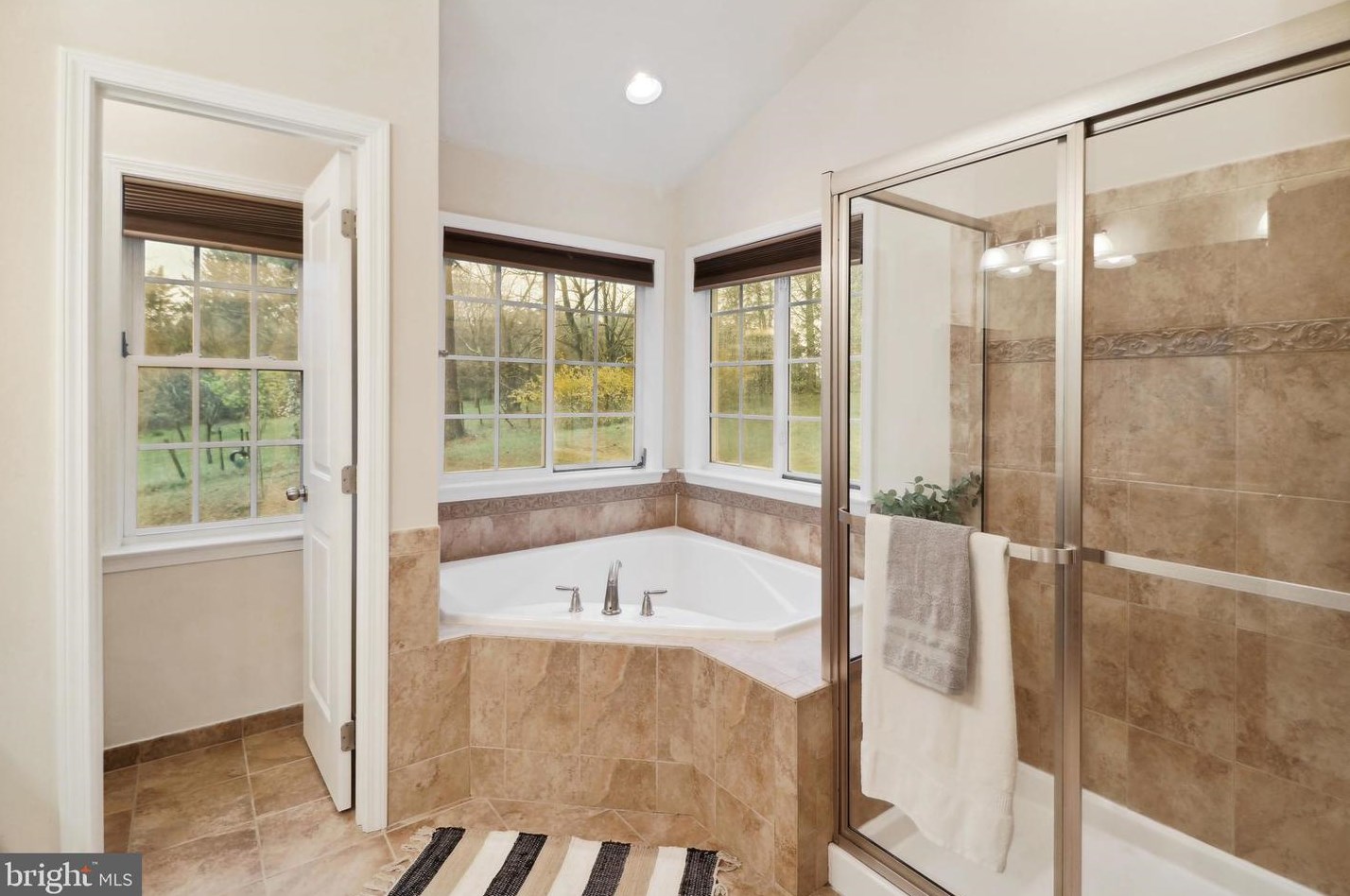 9712 Centennial Meadows Ln, Ellicott MD  21042-6330 exterior