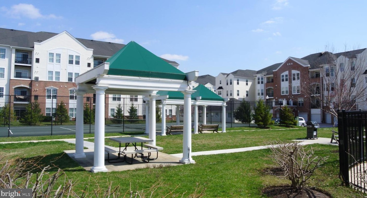7305 Maplecrest Rd, Baltimore MD  21075-6035 exterior