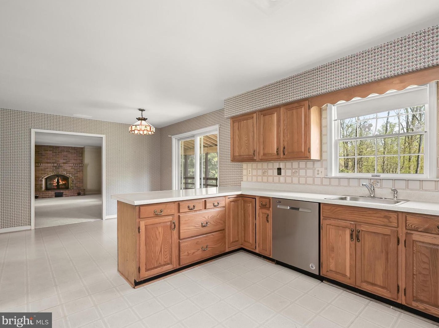 9035 Furrow Ave, Ellicott MD 21042-1841 exterior