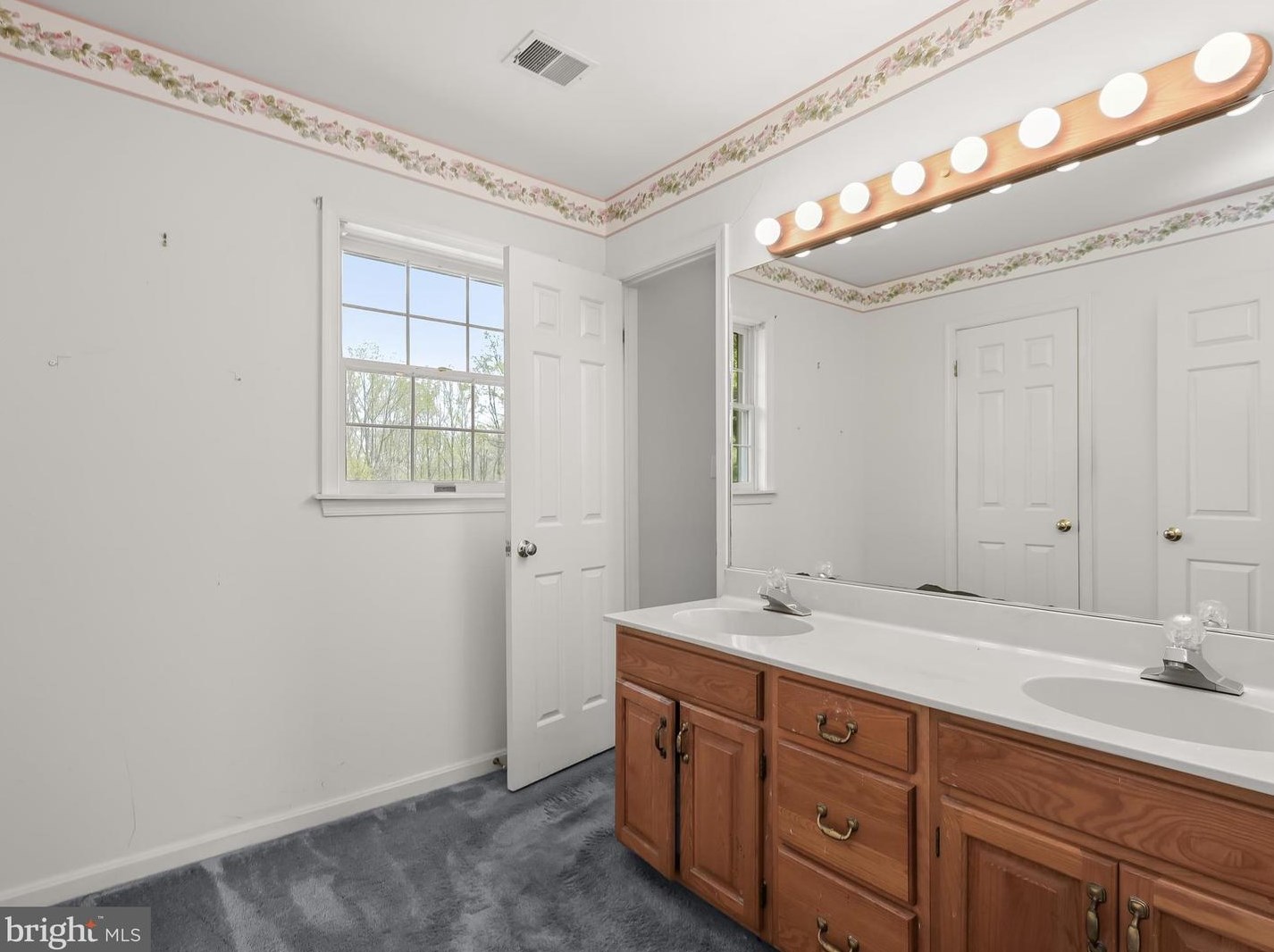 9035 Furrow Ave, Ellicott MD 21042-1841 exterior